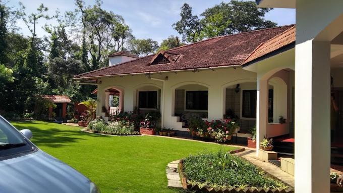 Emerald Castle Villa มาดิเครี ภายนอก รูปภาพ